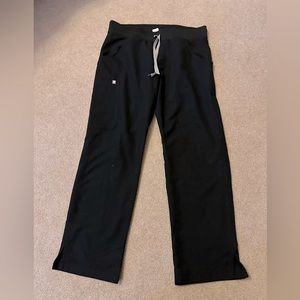 FIGS Kade Cargo women’s scrub pants